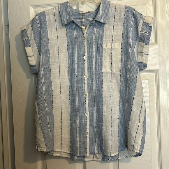 LoveStitch NWT women’s white and blue striped button down blouse size small - Picture 1 of 9